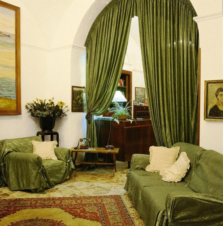 Hotel Villa Augustus Lipari  Bagian luar foto