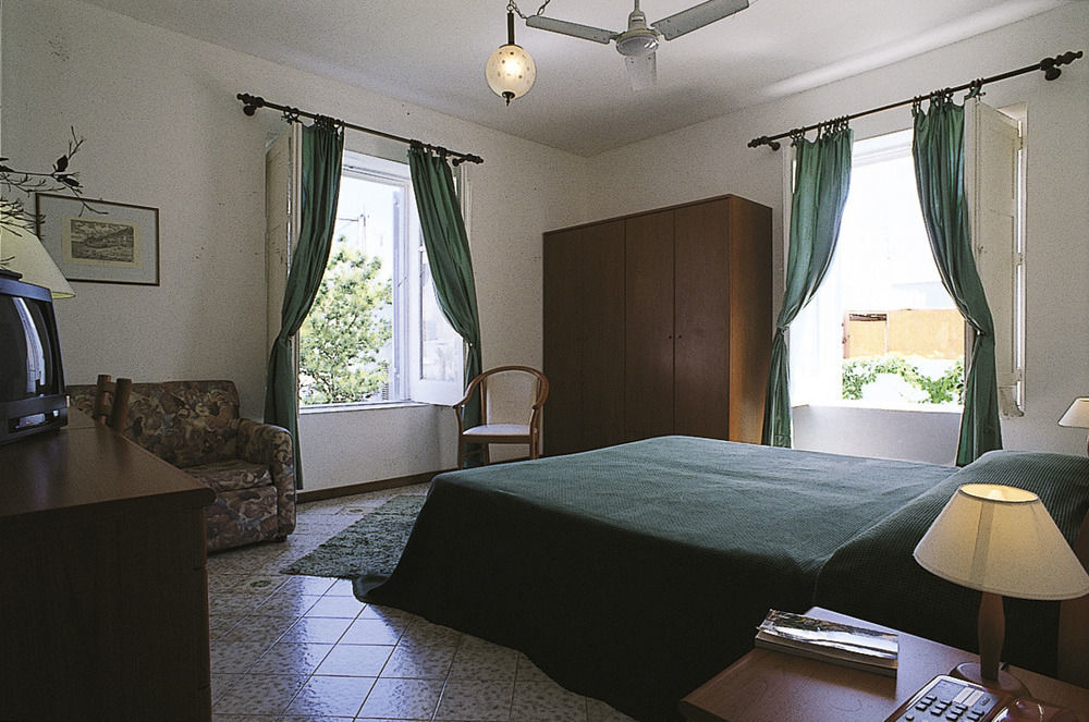 Hotel Villa Augustus Lipari  Ruang foto