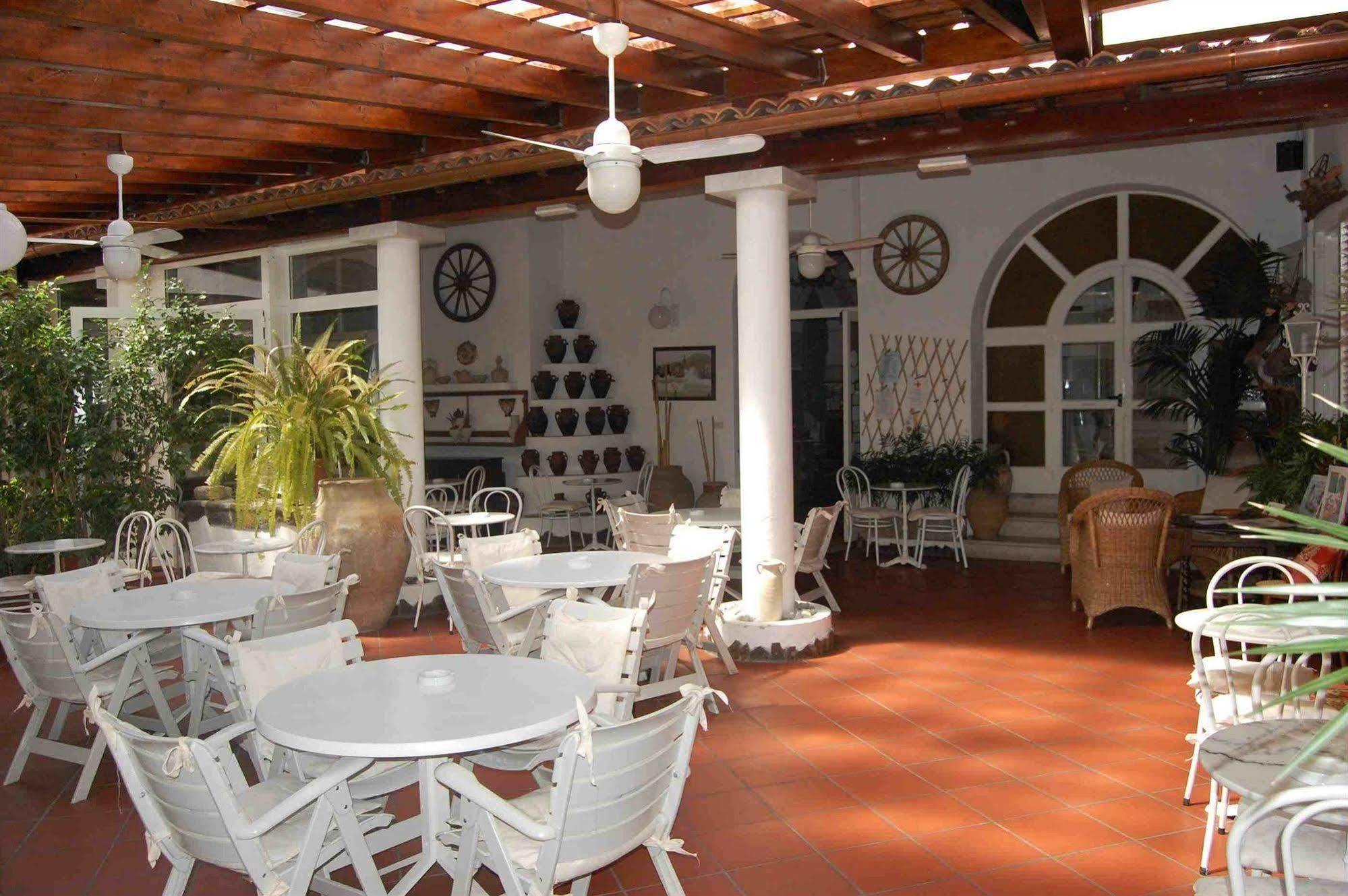 Hotel Villa Augustus Lipari  Bagian luar foto